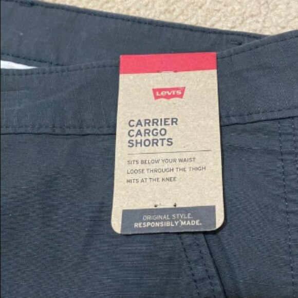 LEVI'S Men's Carrier Cargo Shorts w 10" Inseam Size 44 - Picture 4 of 8